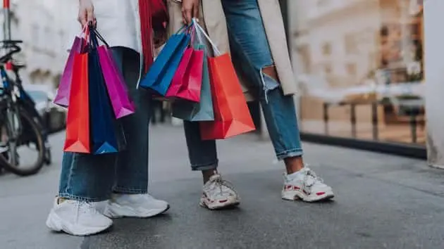 istock_shopping_112819