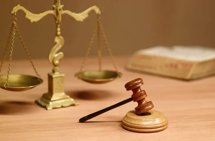 judges-desk-in-court-room