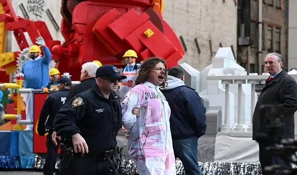 police-arrest-pro-palestinian-protesters-in-new-york-city-during-thanksgiving-day-parade