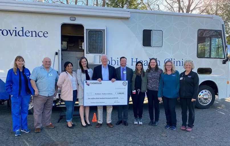 congressman-thompson-presenting-federal-funding-check-to-providence-health