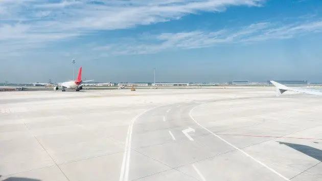 gettyrf_9722_airporttarmac2028229903856