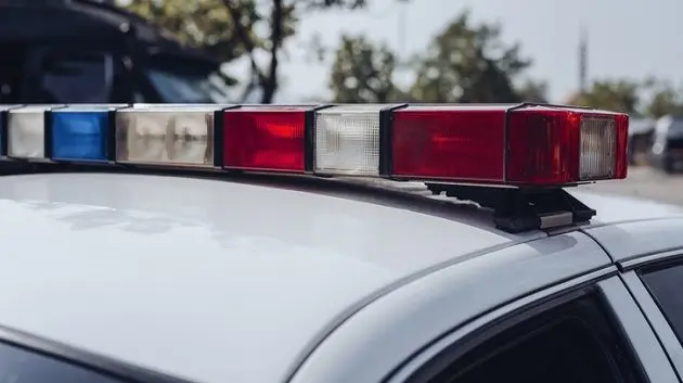 emergency-lights-on-a-us-police-car-38