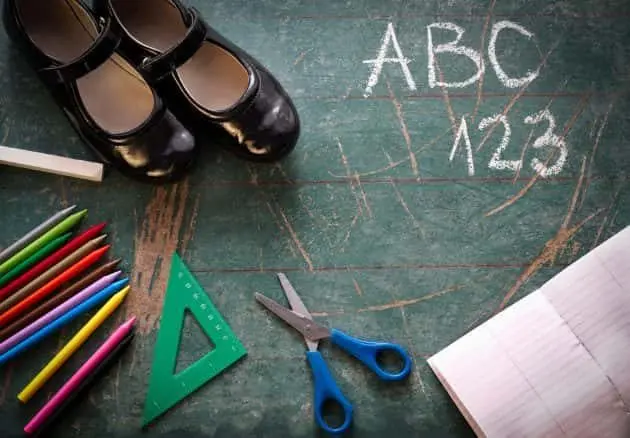 school-supplies-background-e1534364746425