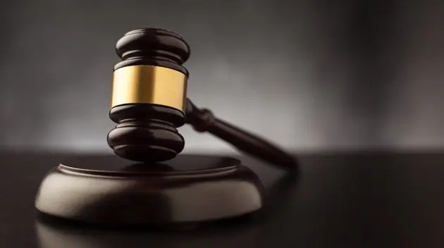 gavel-4