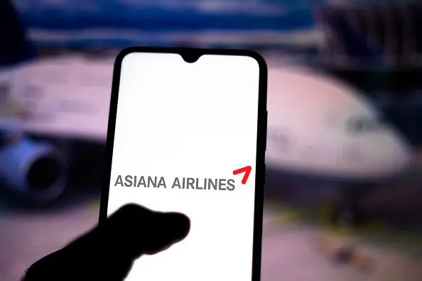 in-this-photo-illustration-an-asiana-airlines-logo-seen