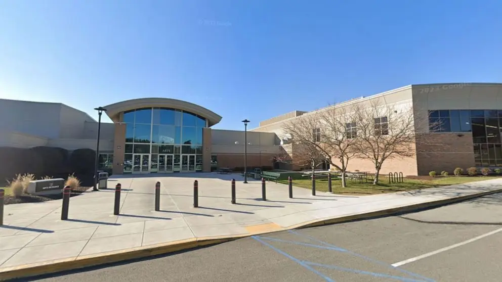 googlemaps_upperstclairschool_042723239483