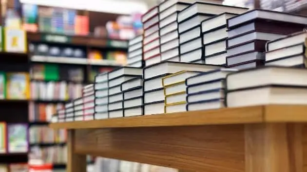 istock_7720_bookstore