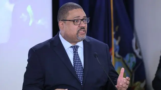 nyc-mayor-adams-and-manhattan-d-a-alvin-bragg-make-law-enforcement-announcement-3