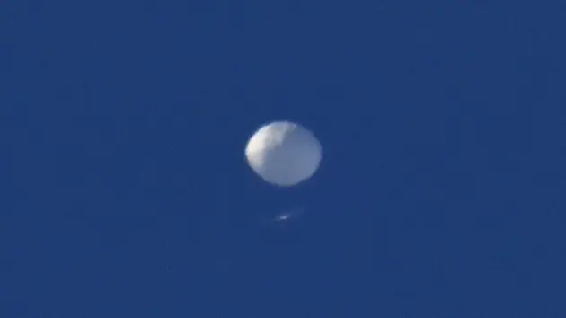 chinese-spy-balloon-flying-above-charlotte