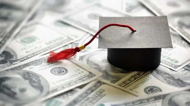 istock_42820_collegemoney