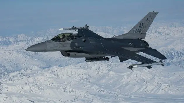 usaf_10124_f16alaska175102