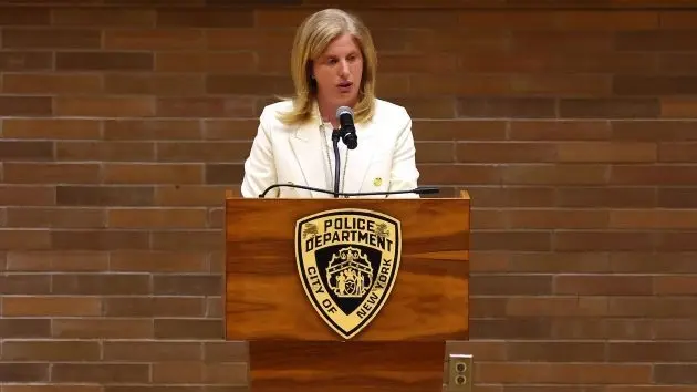 getty_nypolicecommissioner_040325967401