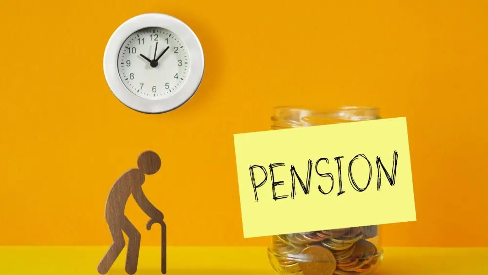 pensionincoinbank-savemoneyforprepareinfuture