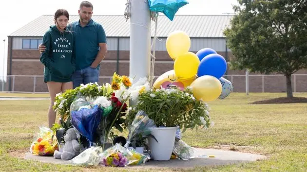 shooting-at-apalachee-high-school-in-winder-georgia-leaves-4-dead-2