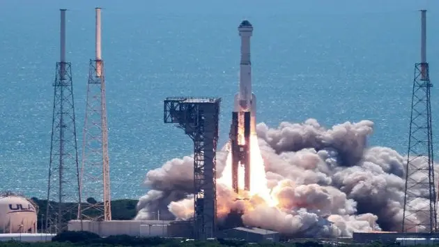 boeing-starliner-launches-manned-test-flight-to-international-space-station-2