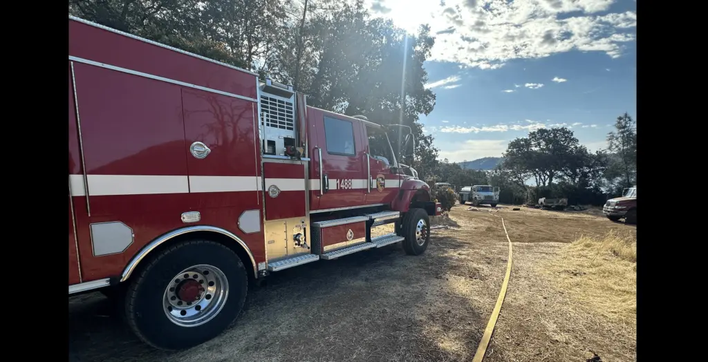 firetruck-responding-to-the-glenhaven-fire-in-lake-county-10-8-24-cal-fire