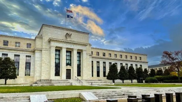gettyrf_11025_fedbuilding486471