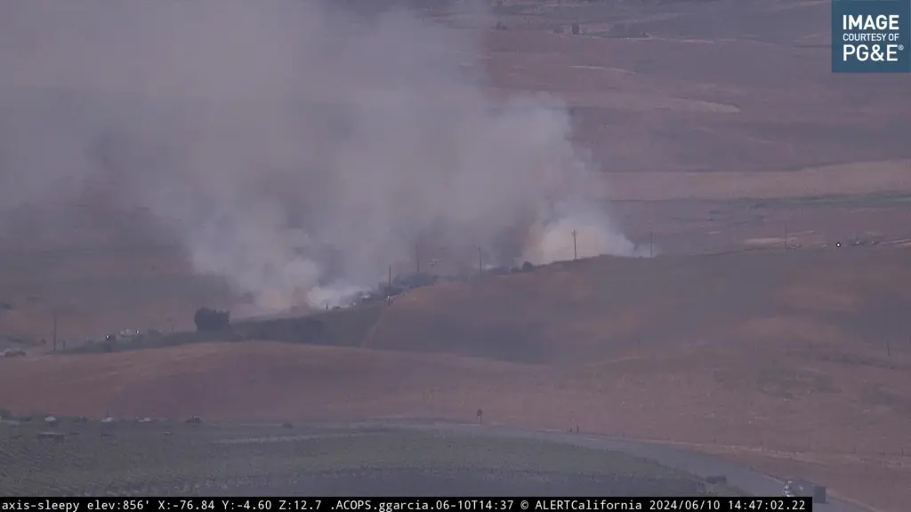 two-acre-vegetation-fire-in-petaluma-6-10-24-pacific-gas-and-electric