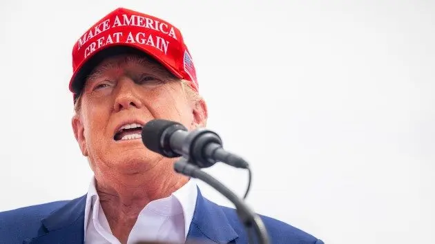 getty_61324_trumpmagahat519045
