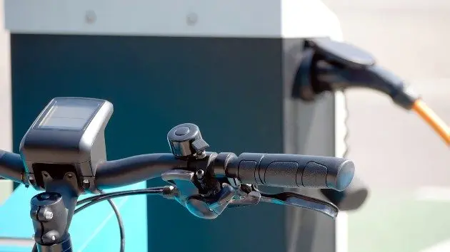 istock_81020_ebikecharging