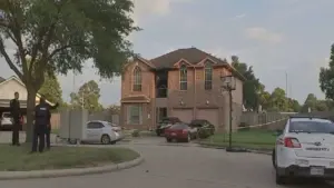 abc_081924_houstonhousefire381511