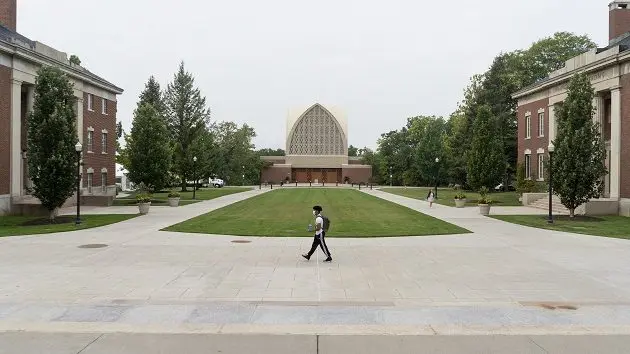 students-at-the-simon-business-school-2