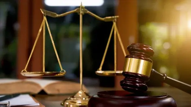 gettyrf_52124_gavel43826