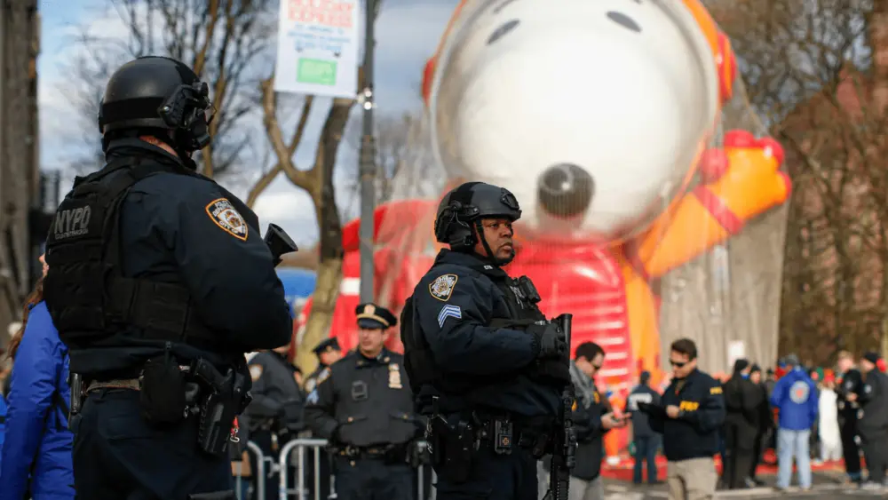 news_macysthanksgivingdayparade_1121241022