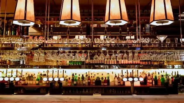 istock_62420_barcounter
