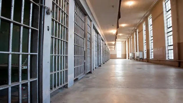 prison-cells-2