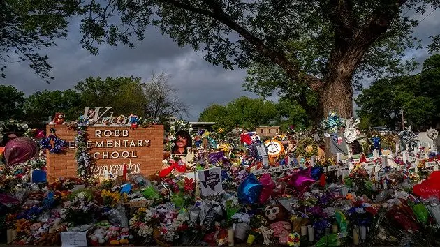 uvalde-families-grieve-for-loved-ones-killed-in-school-mass-shooting-4