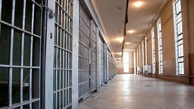 prison-cells-3