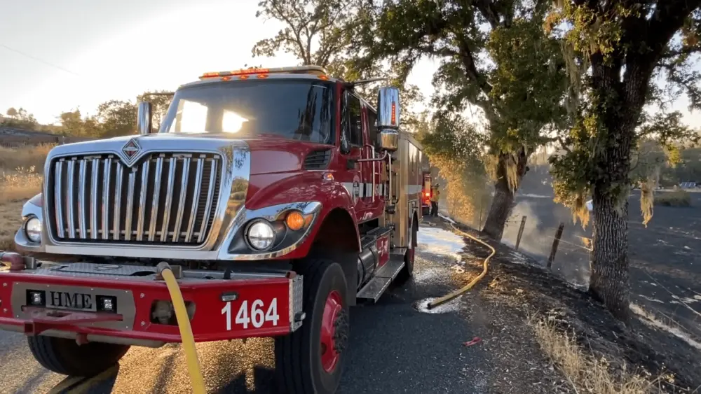 firetruck-at-the-site-of-the-flora-fire-cal-fire