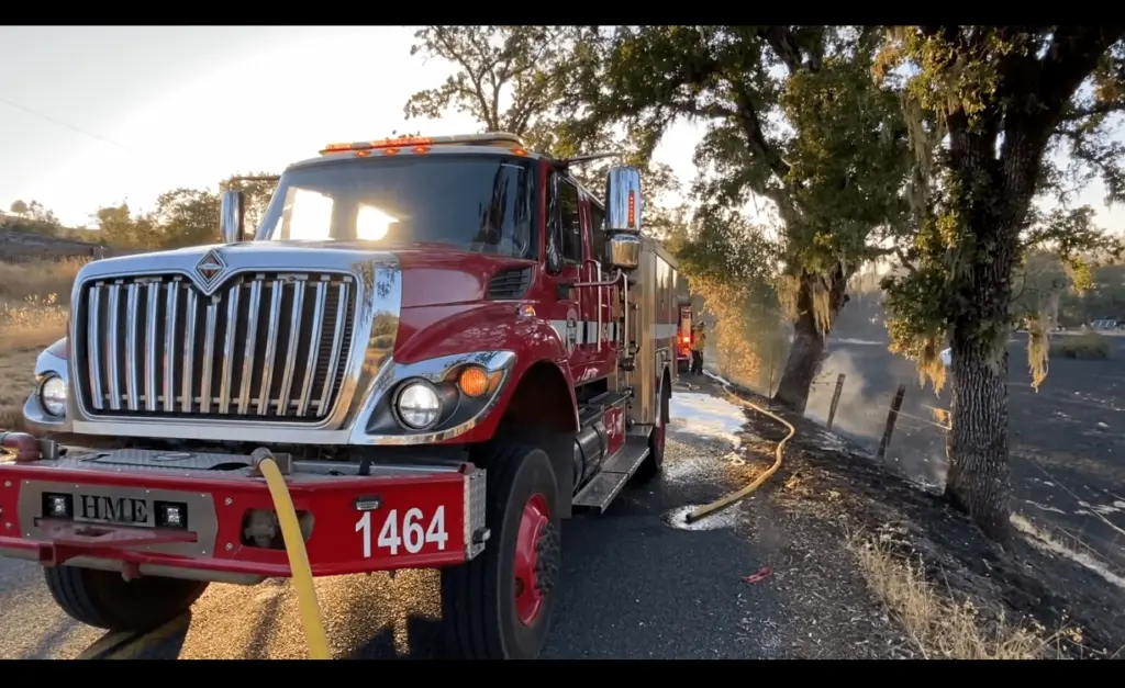 firetruck-at-the-site-of-the-flora-fire-cal-fire