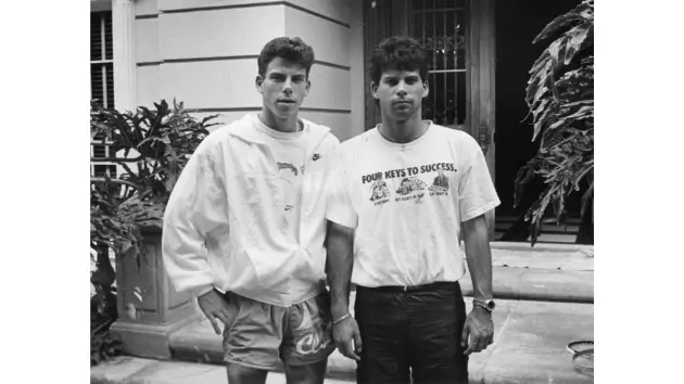 news_menendezbrothers_11252452788