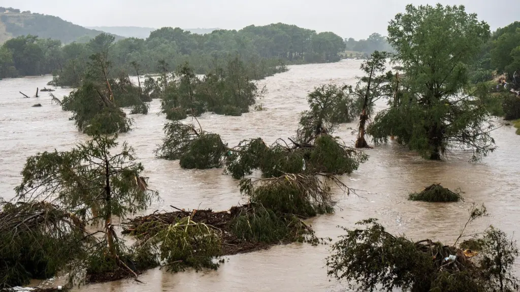 getty_kerrville2c20texas2c20flood_120525202417