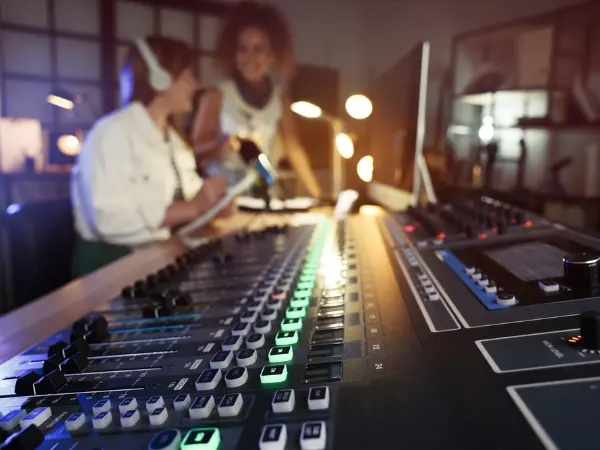 radio-studio-ss-2103223847