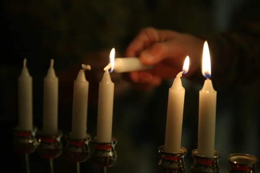 bcn-20251210-menorah-01-scaled408979