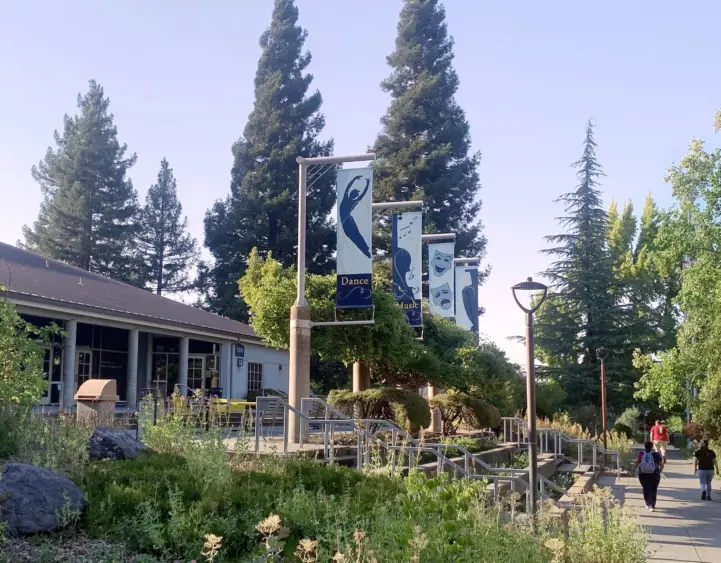 bcn-20250905-jasondavismendo-02-1-scaled701581