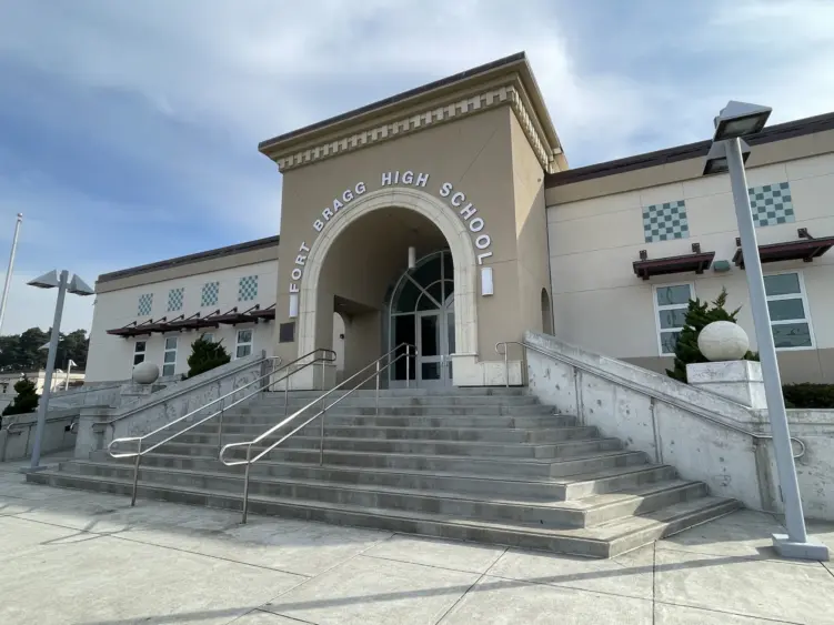 fort-bragg-high-school-2022-sarah-stierch-01-scaled978093