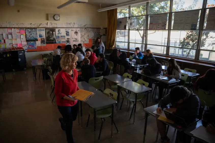 120324_civicsclass_fm_cm_11672536