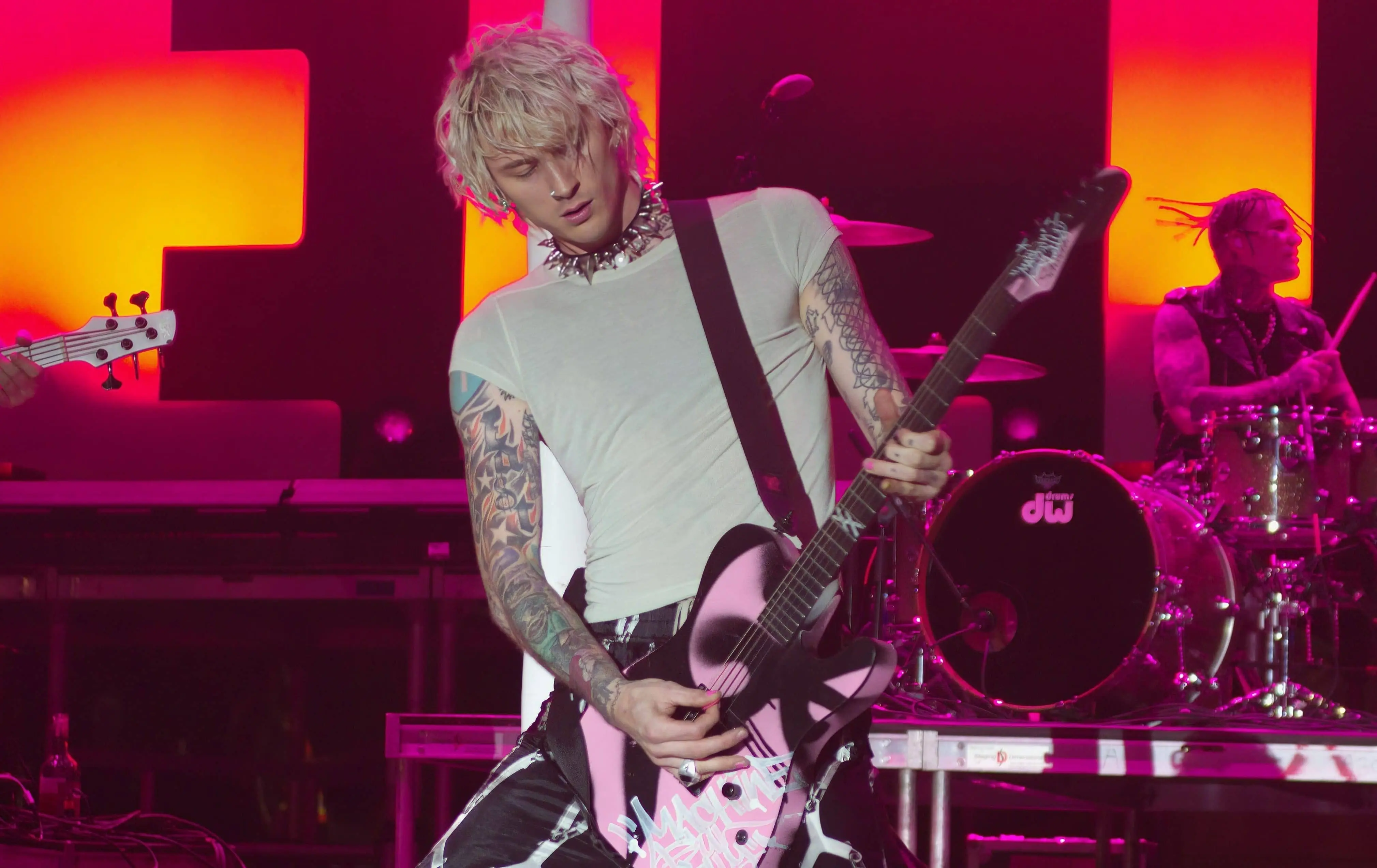 Machine Gun Kelly performs on stage at the Audacy Beach Festival. FORT LAUDERDALE^ FLORIDA - DECEMBER 4^ 2022