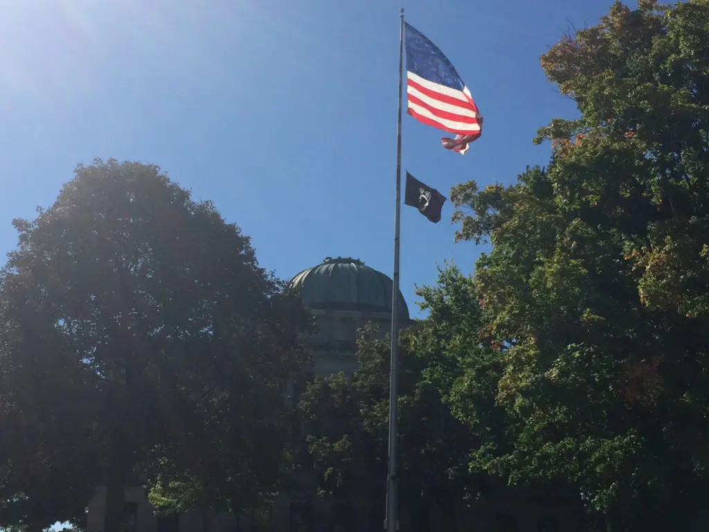 lee-county-courthouse-old-distance