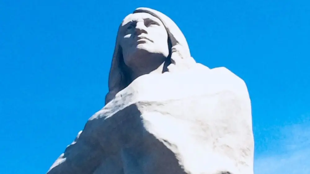 blackhawk-statue-new-head