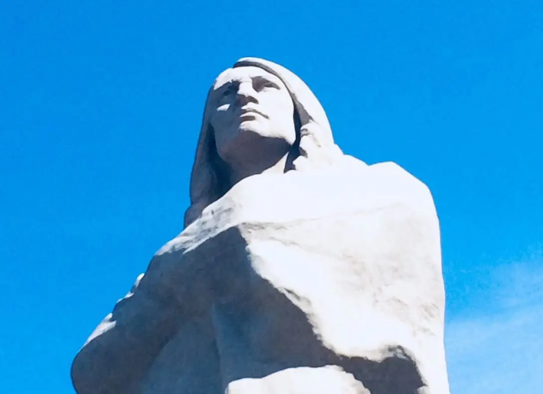 blackhawk-statue-new-head