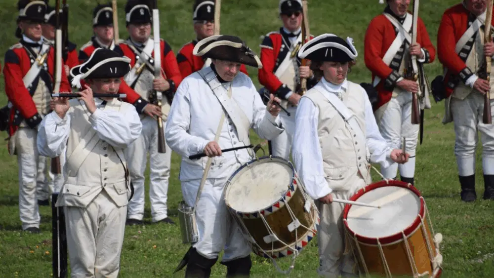 franklin-grove-harvest-re-inactors