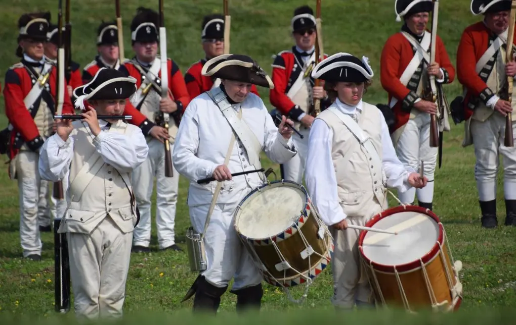 franklin-grove-harvest-re-inactors