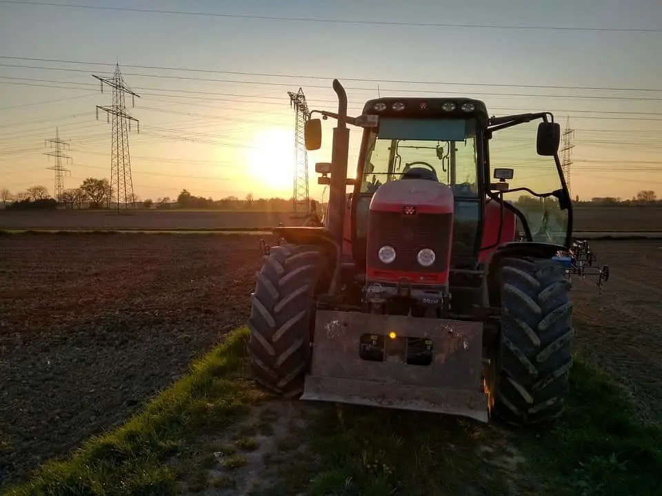tractor-2265947_960_720-jpg-2