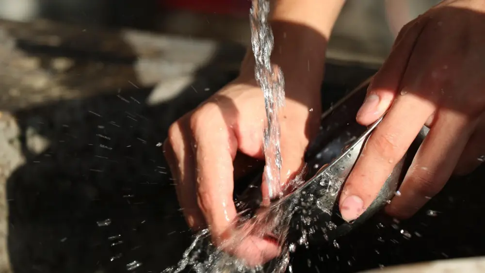 water-flow-g0f4700b74_1920-jpg