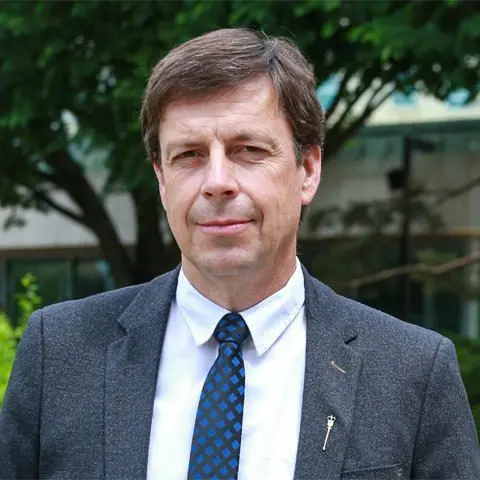 cabinet-todd-loewen-web_rdax_75-jpg